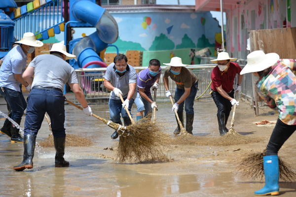 教育系统全力以赴开展灾后自救和重建工作