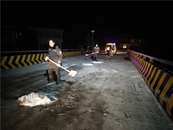 巷子口多措并举 应对低温雨雪天气