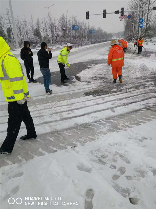 宁乡经开区: 雪好“冻人”,情好“动人”