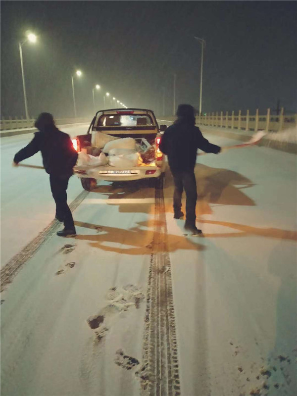 暴雪如期而至!宁乡市各部门积极应对保出行畅通