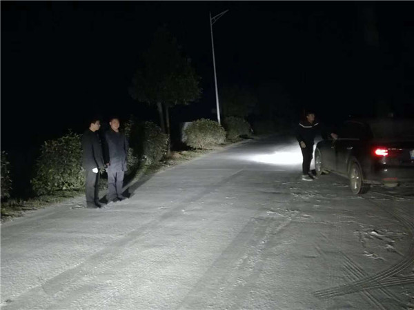 暴雪如期而至!宁乡市各部门积极应对保出行畅通