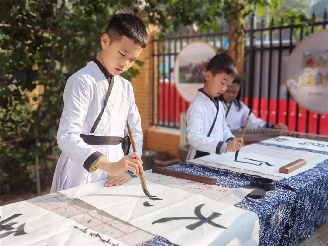 【传统文化“生生”传】长沙市天心区仰天湖桂花坪小学：剪纸、书法