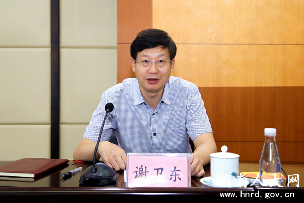 省委党校副校长吴传毅作辅导报告.