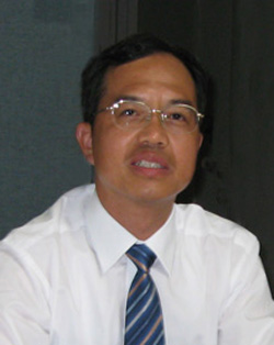 屈林岩