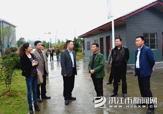 专项督查组一行莅临洪江市安江镇检查指导工作,市委常委,副市长钦黄有