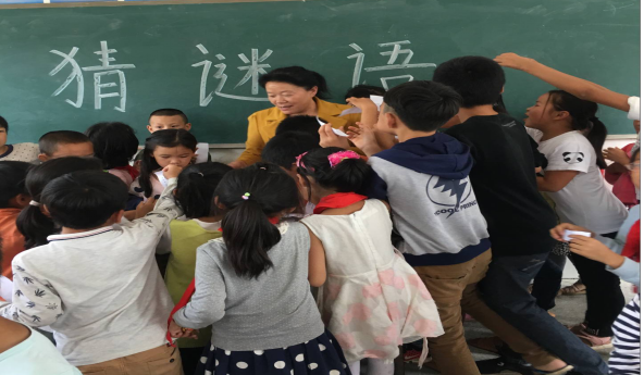 回龙圩管理区小学举行“游艺活动”欢庆“六一”活动