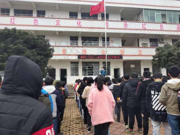 回龙圩：开展“预防小火亡人、一氧化碳中毒”宣讲活动