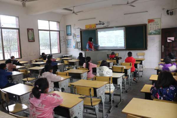 回龙圩：把爱带回家|情暖寒冬 爱不打烊