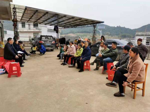 回龙圩管理区:干群一心 共商共建“美丽、诚信断岭源”