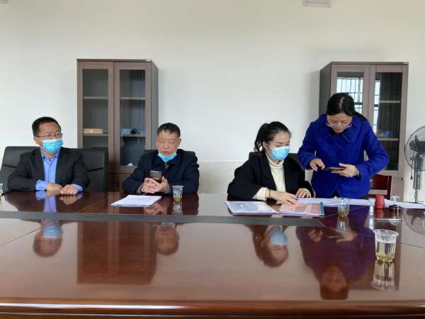 回龙圩医保:开展协议定点机构、药店年终考核