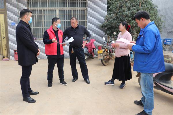 回龙圩:开展春节走访宣传活动