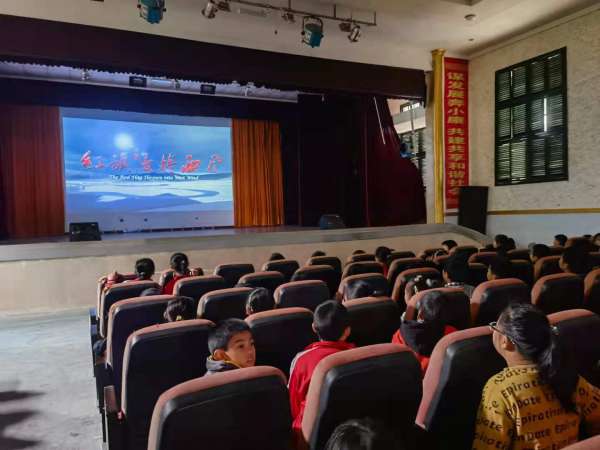 回龙圩管理区中学：重温峥嵘岁月，传承红色基因