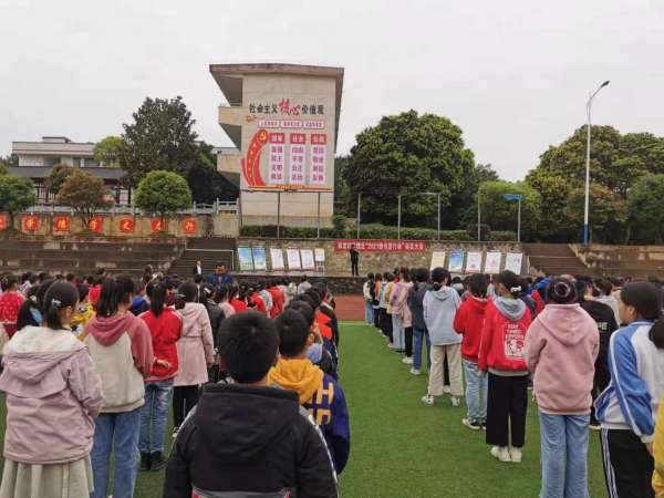 回龙圩：“扫黄打非·护苗2021”开展绿色书签进校园宣传活动