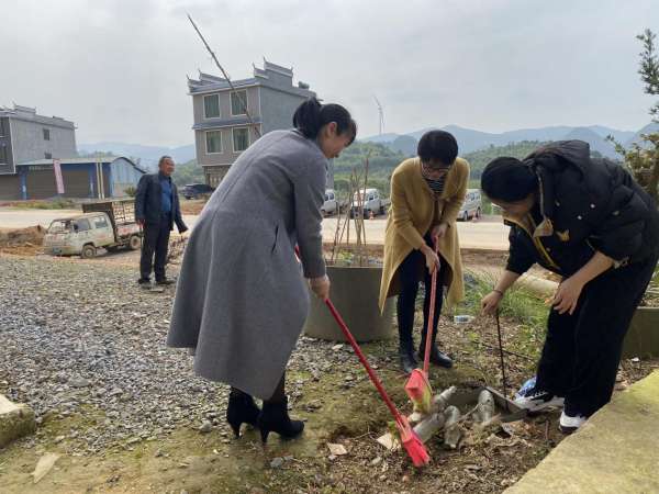 回龙圩管理区：坚守初心担使命  我为群众办实事