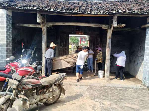 我为群众办实事|回龙圩镇:干群齐努力 村庄焕新颜