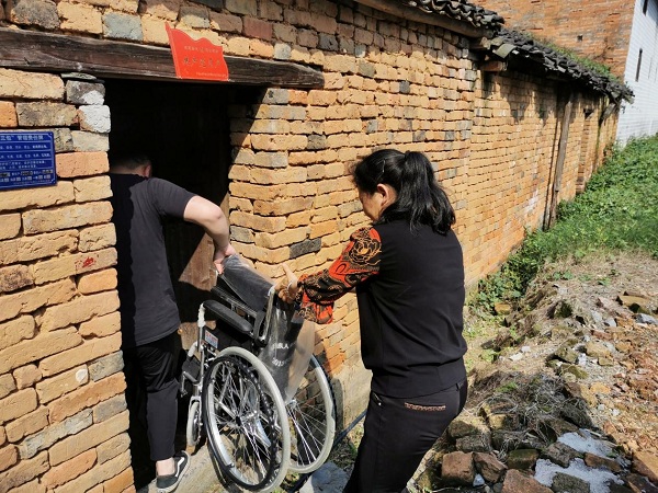 我为群众办实事|回龙圩:理事会勤理事 村民事村民办