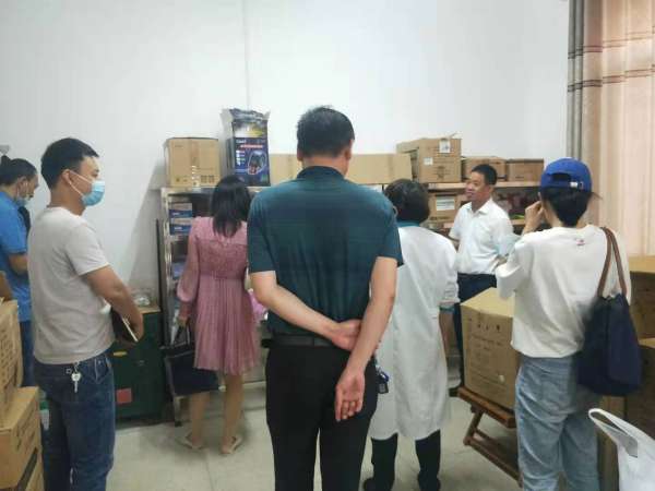 永州市市场监督管理局督查回龙圩管理区农村药品安全工作