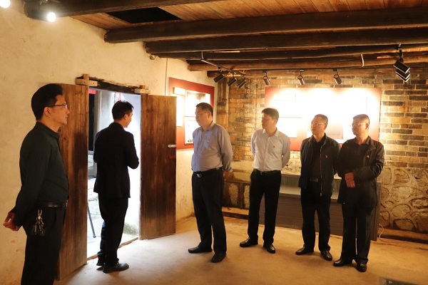 带着初心去打卡丨缅怀先辈学党史?赓续精神葆本色