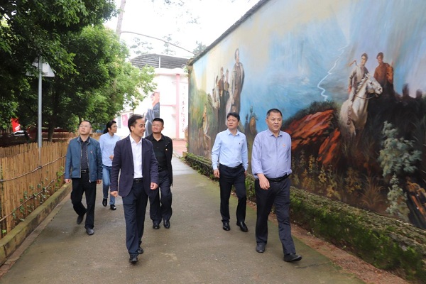 带着初心去打卡丨缅怀先辈学党史?赓续精神葆本色