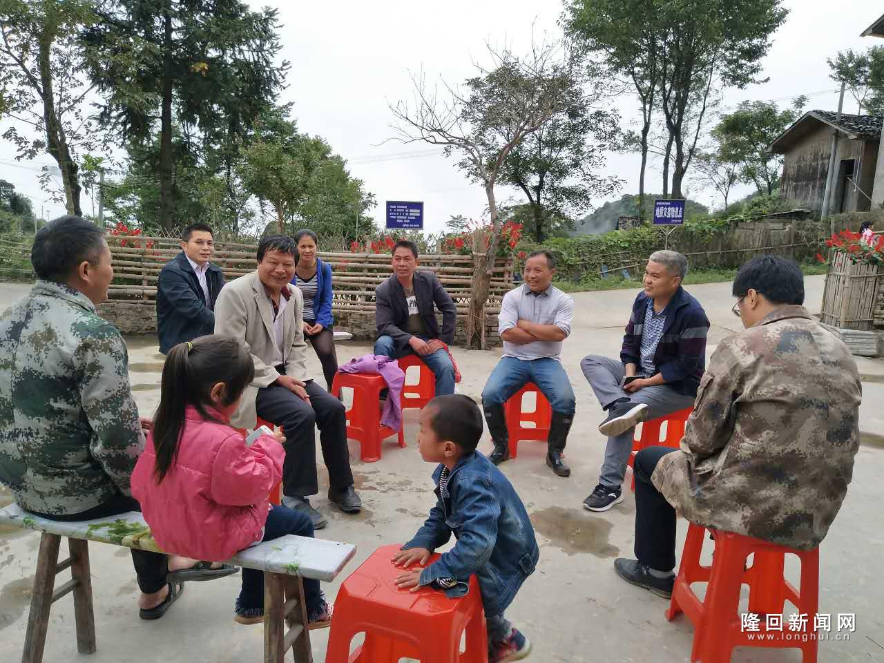 人大主席团大托座谈会.jpg