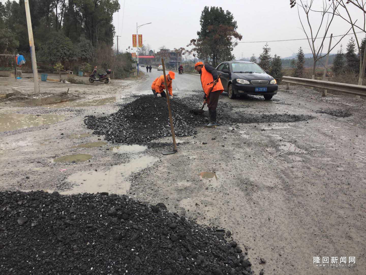 图为X055线路面修复现场.jpg