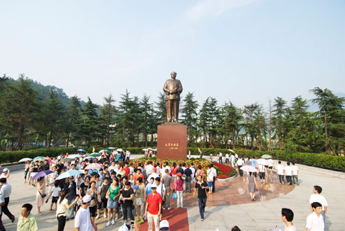 毛泽东铜像广场