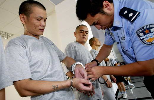 常德石门人大代表扮民工与深圳警方捣毁诈骗团伙