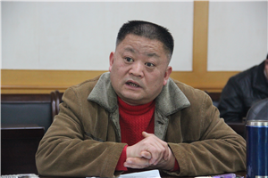 县体育局局长邓新民"今年,我们将在群众文化体育上继续给力,在壶瓶