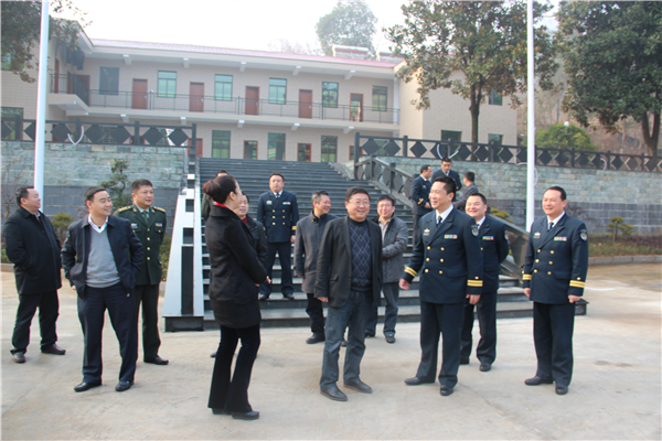 1月29日,县委副书记,县长杨琦明带领"县五大家"领导慰问石门海军部队