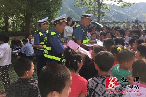我县启动“公路路政宣传月”呼吁市民爱路护路