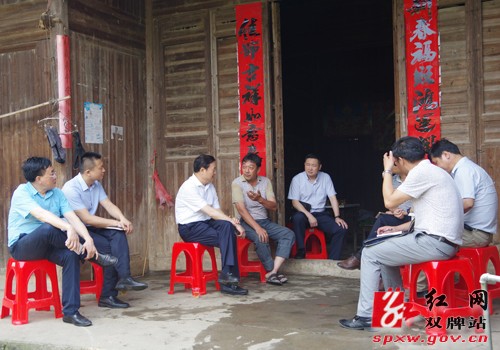 易佳良深入双牌县开展“三走遍、三签字”调研活动