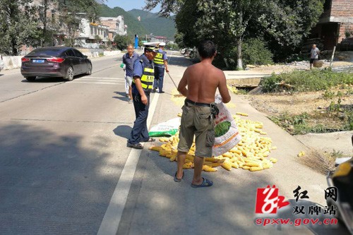 双牌路政:三伏天坚持巡查 保障公路安全畅通