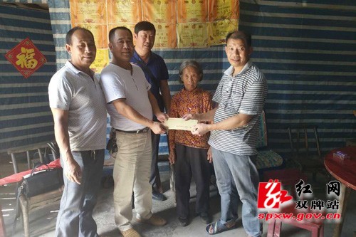 县公路局:开展“喜迎十九大深化帮与扶”主题党日活动