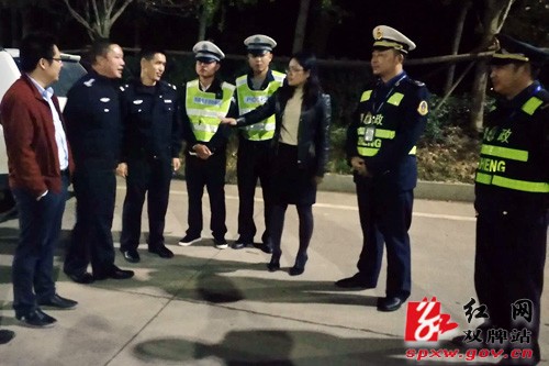 唐俊深入一线督查指导治超工作