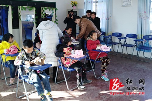 冬送温暖 温情留守