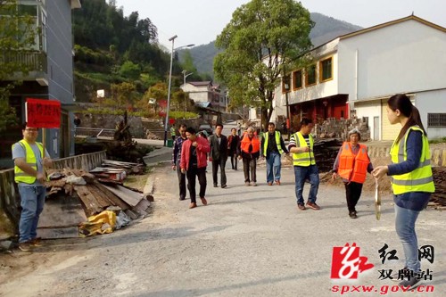 打鼓坪乡单江村开展山洪地质灾害应急转移演练