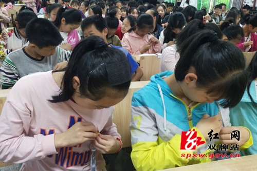 双牌400名学生告别少先队,光荣入团啦!