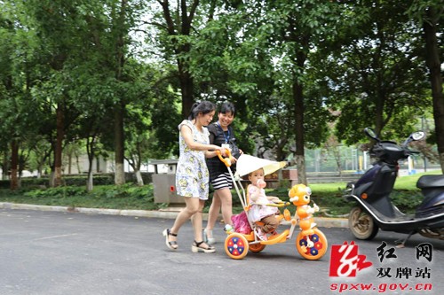 老旧小区在改造 居住环境换新颜
