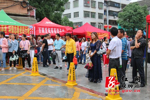 【聚焦2018高考】高考现场实拍 看双牌二中考点 “难忘”瞬间!