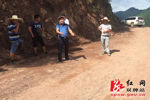 打鼓坪乡：“三强化”调处纠纷 为群众出行解难题