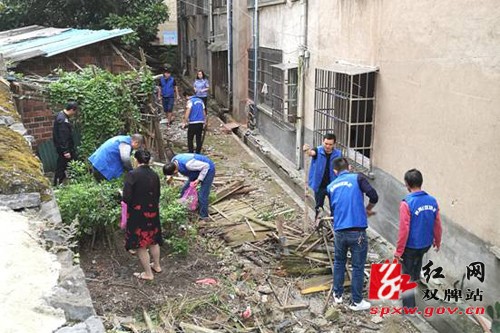 双牌县:社区服刑人员参加公益劳动