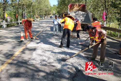 县公路局多项举措助力“中国农民丰收节”