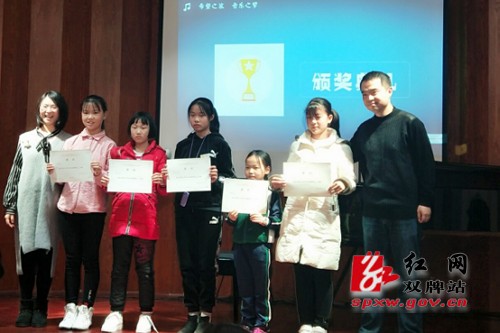 蔡里口中心小学学生到湖南电视台录制芒果研学栏目