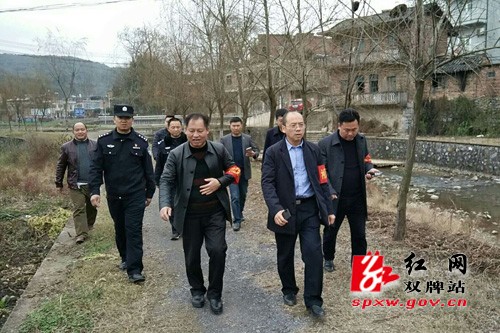 罗轩到理家坪乡开展河长制巡河