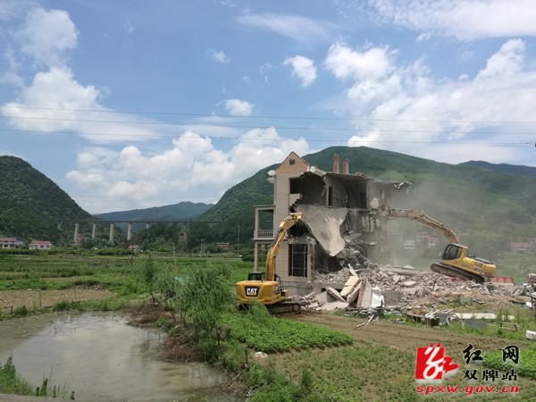 县国土资源局:党建引领聚合力  要素保障添动能