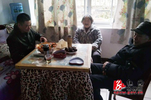 双牌县卫计委走访慰问机关退休干部职工