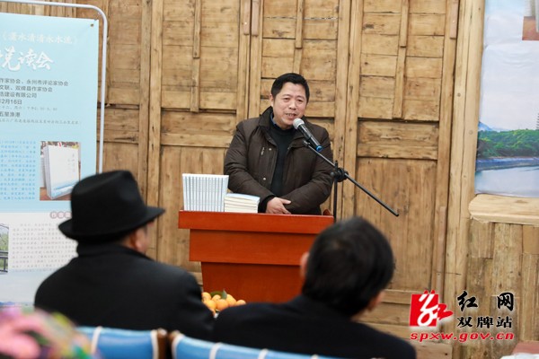 陶醉在文情诗意的春天里