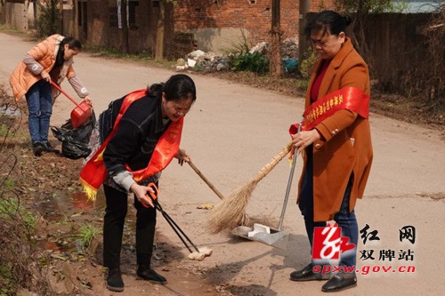 司法局开展“主题党日+河道清理”活动传递司法正能量