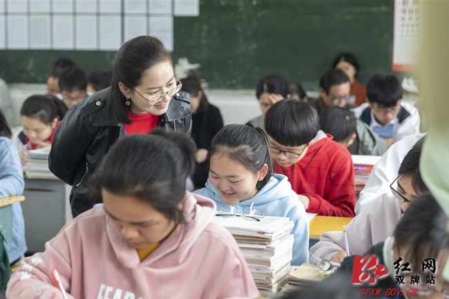 双牌二中:名校精准帮扶促提升