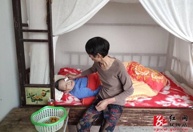 五里牌镇：无怨无悔的最“美”儿媳蒋夏翠